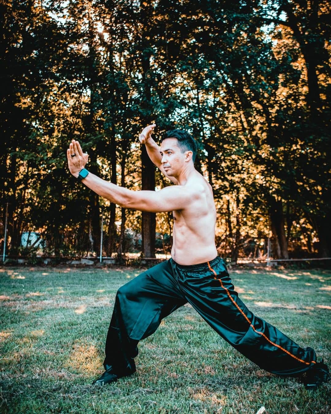 レイドバック・ルークさんのインスタグラム写真 - (レイドバック・ルークInstagram)「Some shots by @xo.ashleynoelphotography during my Kung Fu practice at the park🌳🥋」8月6日 23時04分 - laidbackluke