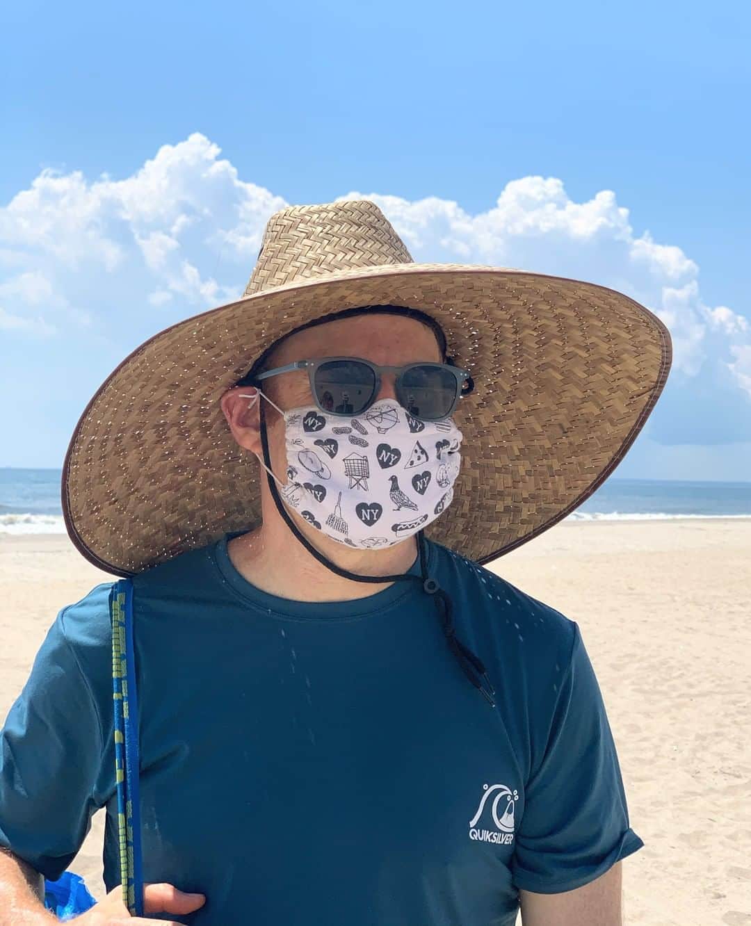 のインスタグラム：「Staying safe from the sun and coronavirus! 🏖️😷」