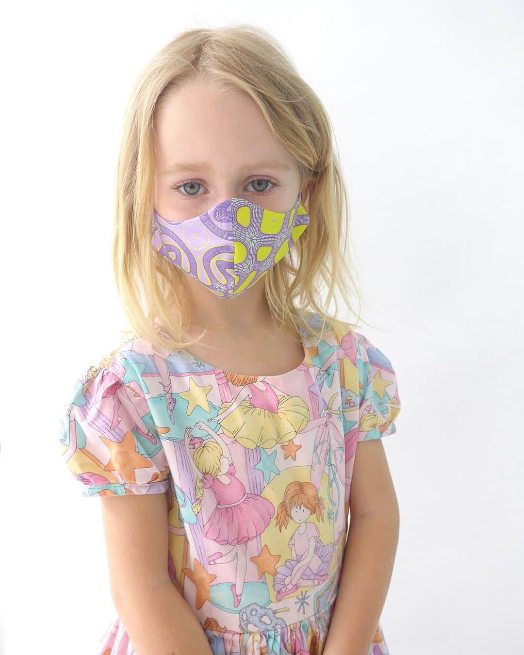 スリーアズフォーのインスタグラム：「Kids Masks are NOW available on our shop in a Limited edition! Featuring Fiona in Albino  Snake mask #facemask #kidsmask #kids # Cymatic print in collaboration with @fitchwork」