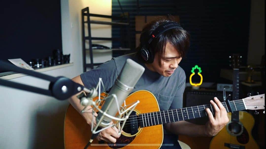近藤薫のインスタグラム：「配信ライブ終了しました！ありがとうございました。 #Martin #OM28 #Guitar #アコギ #弾き語り」