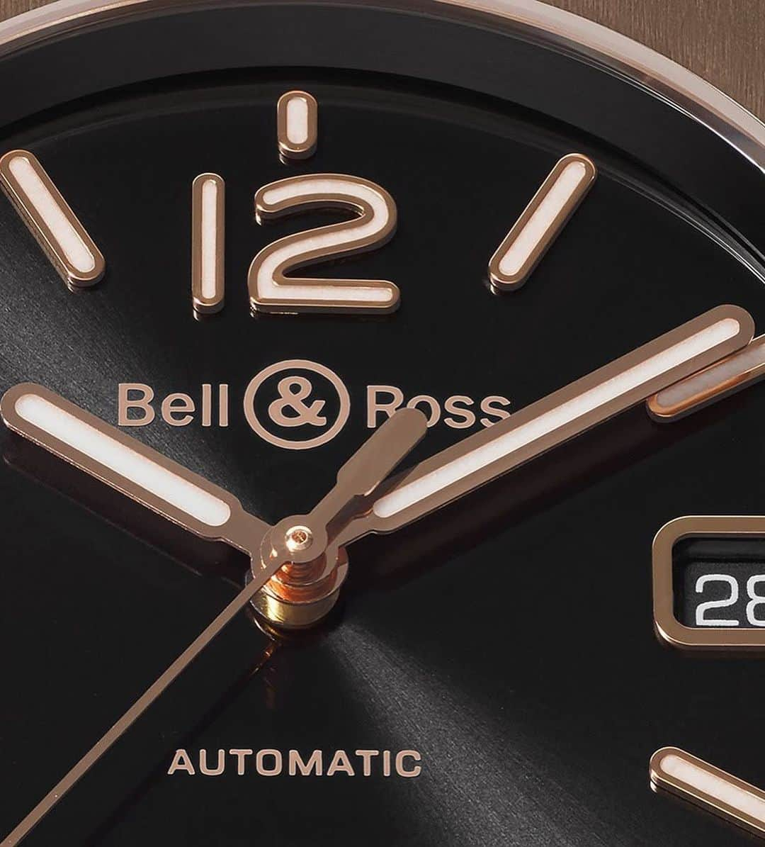 Daily Watchさんのインスタグラム写真 - (Daily WatchInstagram)「The @BellRossWatches BR 05 Black Steel and Gold with integrated bracelet. Automatic calibre BR-Cal.321 movement and a price tag of €9,990 #BellRoss」8月6日 23時39分 - dailywatch