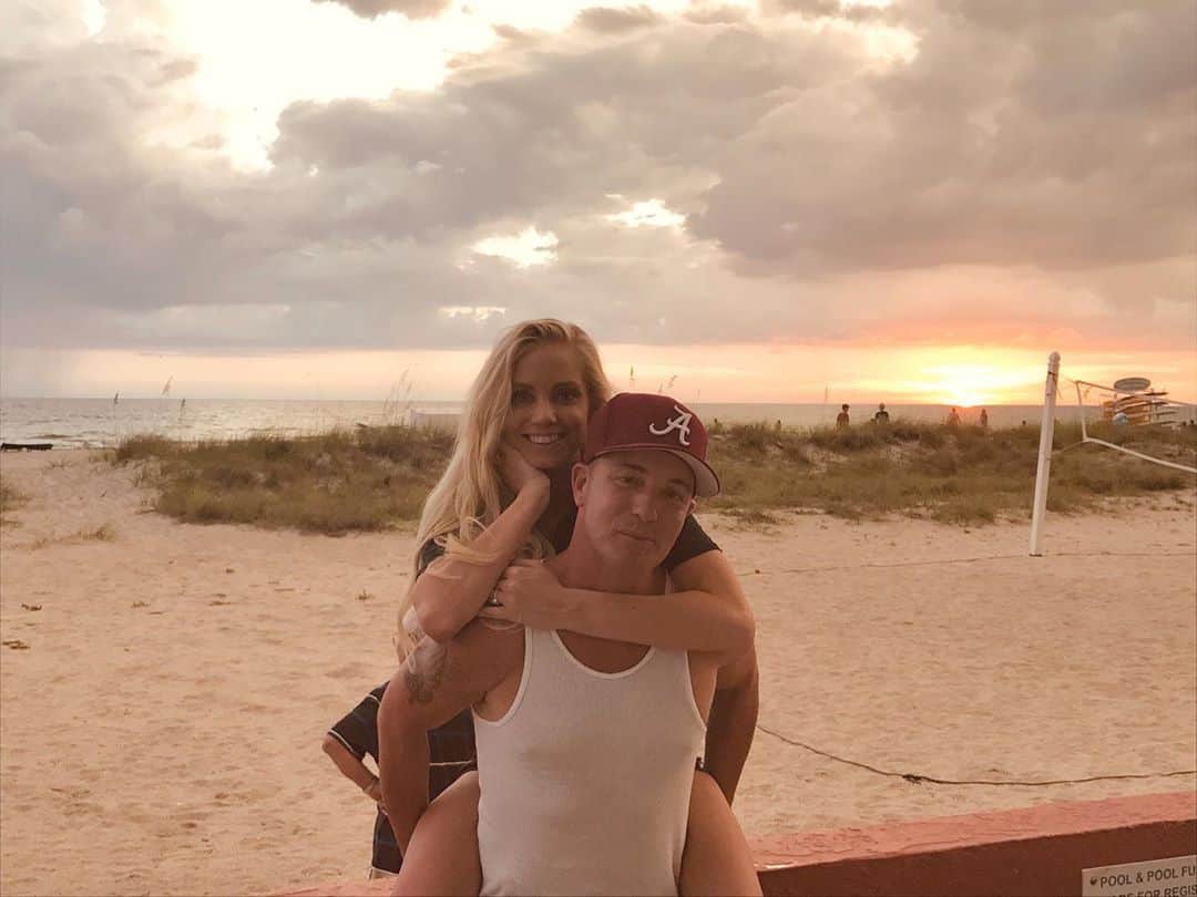レイン・ギャリソンのインスタグラム：「Our first pic together @marykaitlin0614 on this day in 2017. Love you! #tbt」