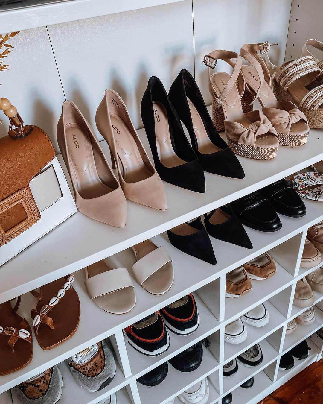 ALDO shoesさんのインスタグラム写真 - (ALDO shoesInstagram)「Shoes are a girl’s best friend. We’ve got plenty of exciting new arrivals to keep you on your toes. Shoe rack goals by @mafalda.sampaio. #AldoCrew #AldoShoes」8月7日 0時28分 - aldo_shoes