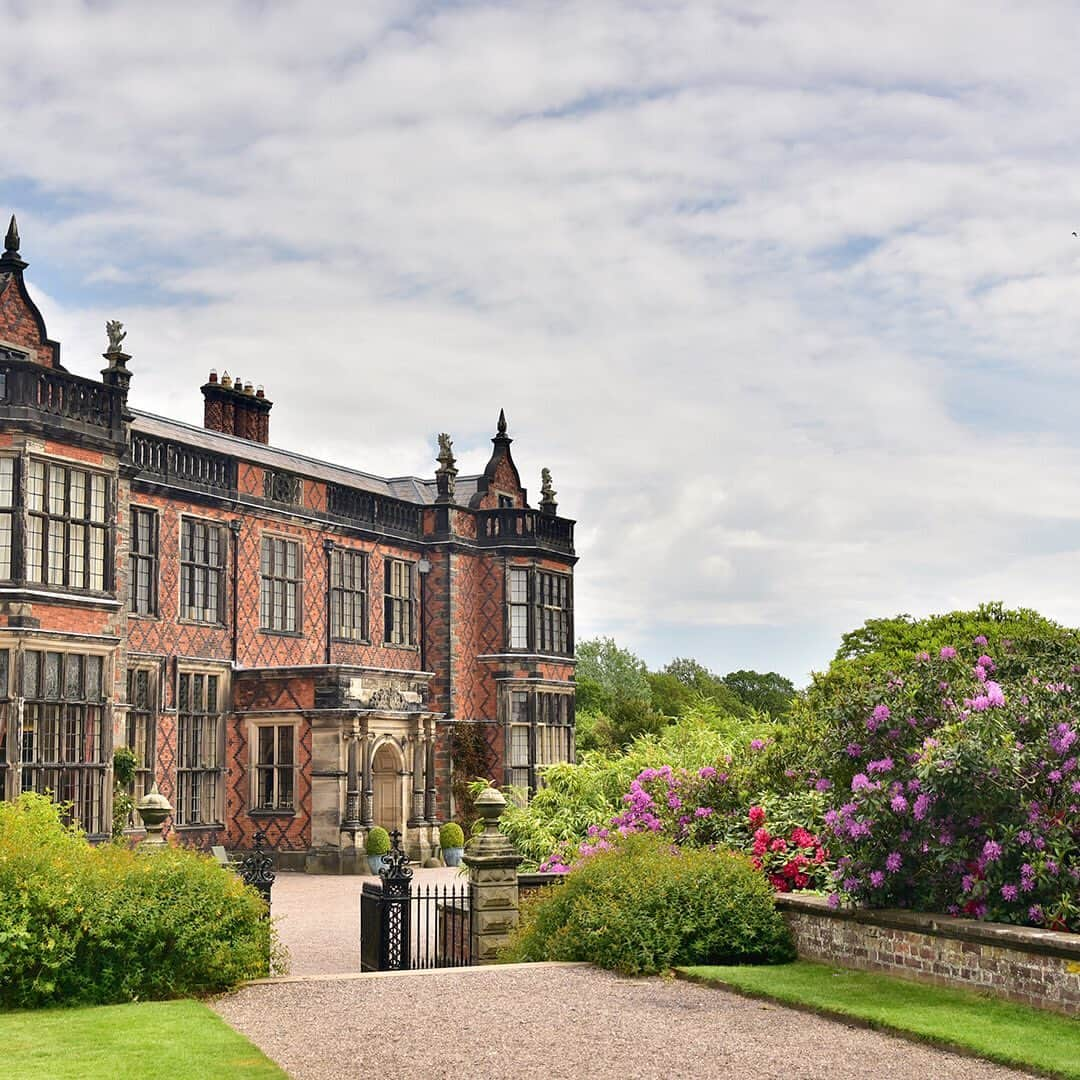 クリスティーズさんのインスタグラム写真 - (クリスティーズInstagram)「Inspired by a plan of his mother's from the 1970s, Lord Ashbrook created The Grove at Arley Hall full of ornamental trees, shrubs and rhododendrons which provide an attractive walk for visitors throughout the season.⠀ .⠀ Lord Ashbrook's family have tended to the gardens at Arley hall for five hundred years and created 'garden rooms' before the phrase was even coined.⠀ .⠀ As part of the Historic Houses group, Arley Hall is in the shortlist for the Historic Houses Garden of the Year awards, sponsored by Christie's.⠀ .⠀ You can vote for your favourite of 2020 from now until 30 September. Link in bio to vote. ⠀ .⠀ Arley Hall, Cheshire⠀ .⠀ @historic_houses @arleyhallandgardens #historichouses #gardens #outdoors #landscapes #goty2020 #gardenoftheyear #horticulture #horticulturaldesign」8月7日 0時28分 - christiesinc