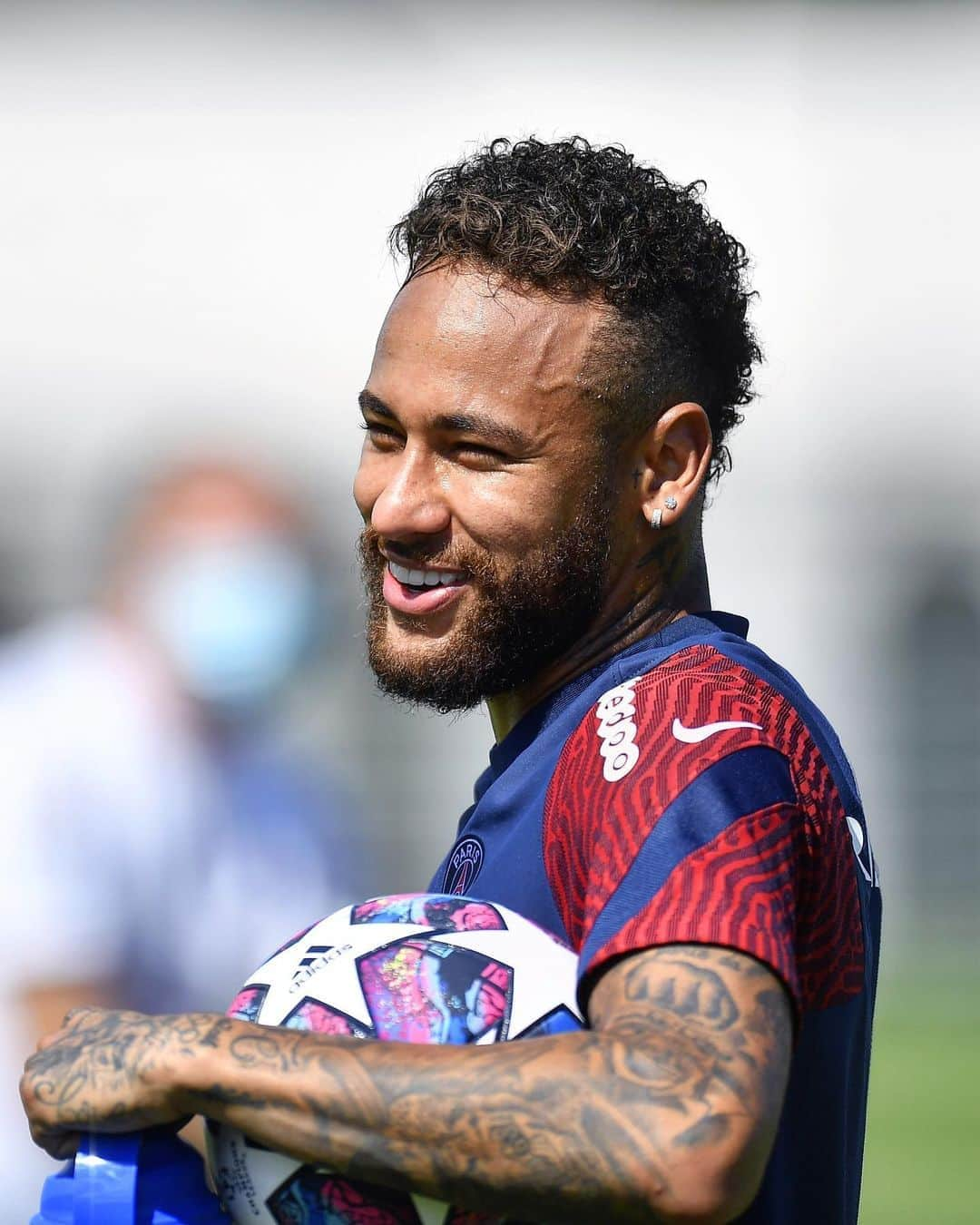 パリ・サンジェルマンFCさんのインスタグラム写真 - (パリ・サンジェルマンFCInstagram)「🔜🏆⚽️ #Final8 . 😁 @neymarjr . ❤️💙 #UCL #ICICESTPARIS #AllezParis #PSG #Paris #NeymarJr #NJR #Football #Paris #ChampionsLeague」8月7日 0時50分 - psg