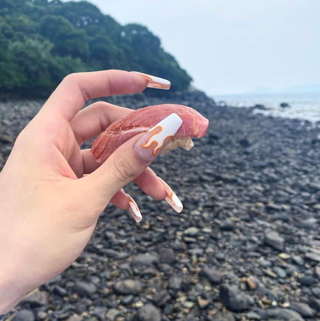のインスタグラム：「1週間くらい前に爪変えた。」