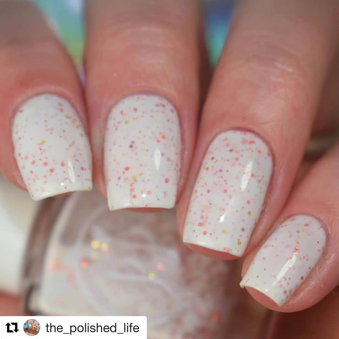 Nail Designsさんのインスタグラム写真 - (Nail DesignsInstagram)「#Repost @the_polished_life  ・・・ [Press Sample] I have a Mystery polish from @paintedpolishbylexi to share!! 🧡 Mystery Crelly Onze' is a non-mystery "mystery" polish! It features pink, orange and gold holographic glitters in a white crelly base! It is the white crelly version of 'Bubblegum Blast-off!' 🧡 Available now at @paintedpolishbylexi 🧡 Shown here 2 coats plus a top coat. 🧡 🧡 🧡 🧡 🧡 #paintedpolish #paintedpolishbylexi #prsample #indiepolishaddict #indiepolish #indiepolishlove #supportindies #indieswatch #nailpromote #nailswatch #nailswatcher  #squarenails #nailpolishaddict #summernails  #crellynails #whitecrellynails #thepolishedlifepaintedpolish」8月7日 1時06分 - nailartfeature
