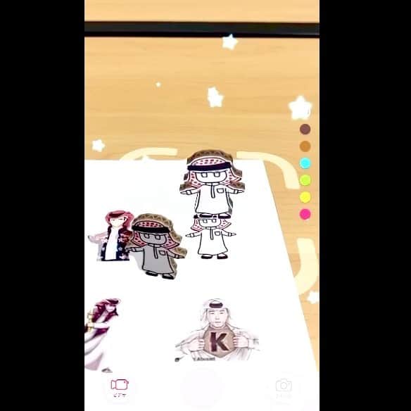 鷹鳥屋明のインスタグラム：「من 2D إلى 3D!! 🎨 شاهد شخصيتك المفضلة تتحرك على مكتبك!✨🤣✨🕺🕺🥘」