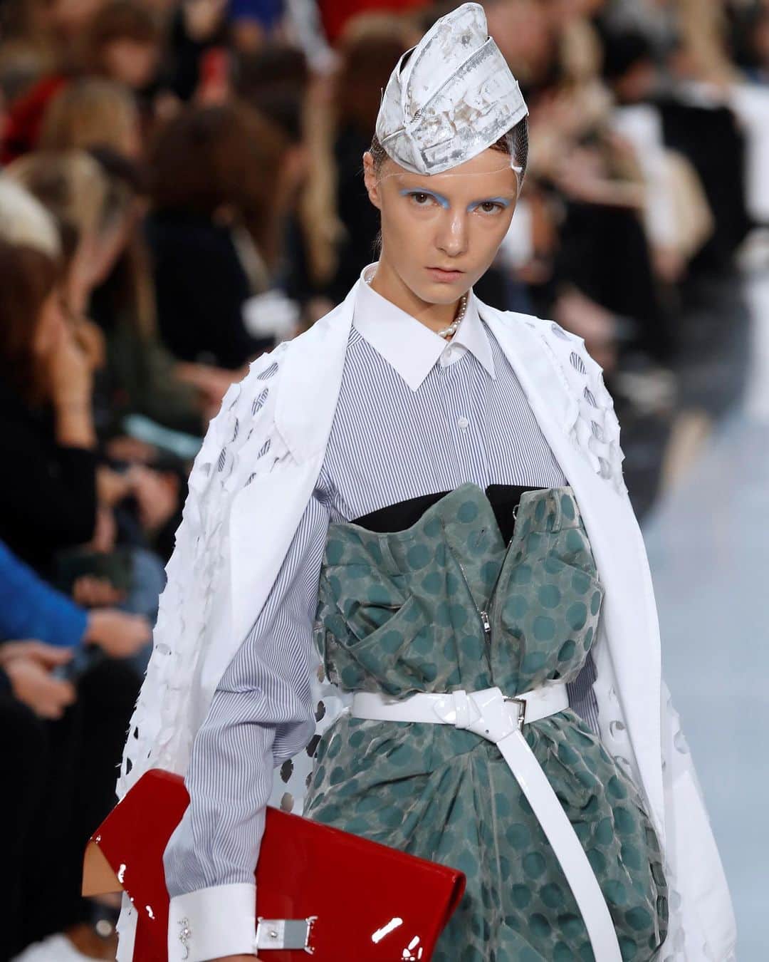 Fashion Weekのインスタグラム：「Spotted, literally, on the @maisonmargiela #PFW September 2019 runway. 📸 by @gettyimages」