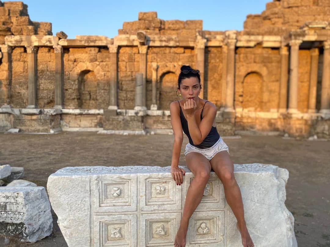 Merve Boluğurのインスタグラム：「Olduğu gibi⭐️」
