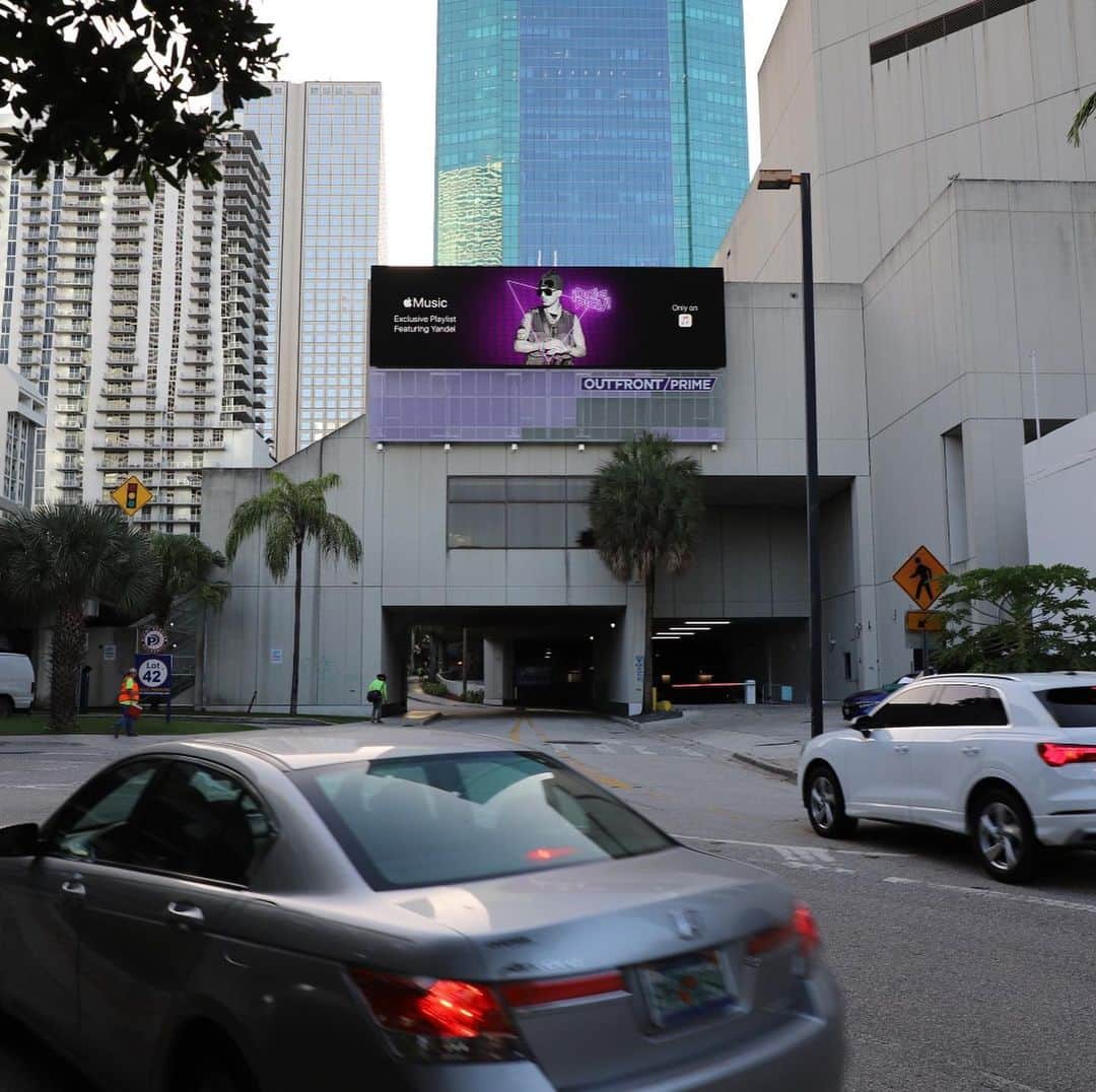ヤンデルさんのインスタグラム写真 - (ヤンデルInstagram)「#QCM2 invadiendo Nueva York, Los Angeles, Miami & Atlanta @applemusic @yentertainmentmusic」8月7日 2時27分 - yandel