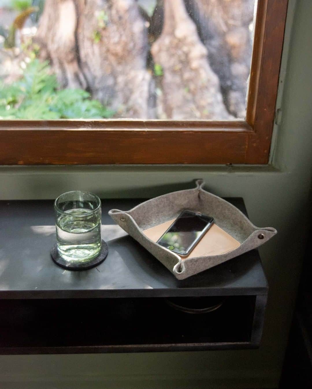 グラフ&ランツのインスタグラム：「Valet Trays are now back in stock ✨」