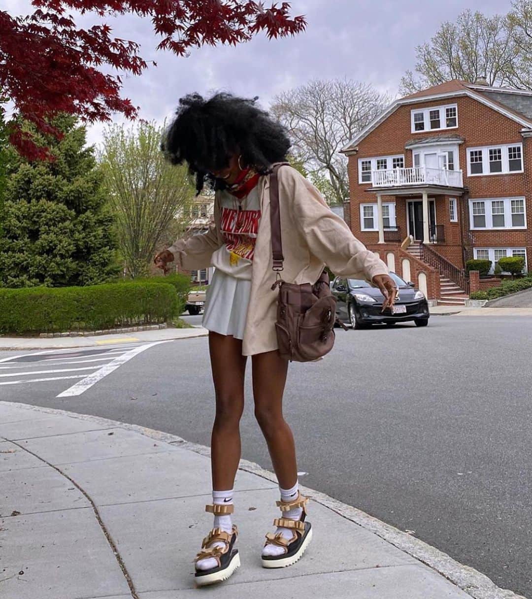 ジョージジーナ&ルーシーのインスタグラム：「Sending lots of love to @simply.cie 🧡 We can’t get enough of her outfits. She’s wearing our Miss Mini Piece - Colorway: Mud  #gglsquad #georgeginalucy #staystrong」