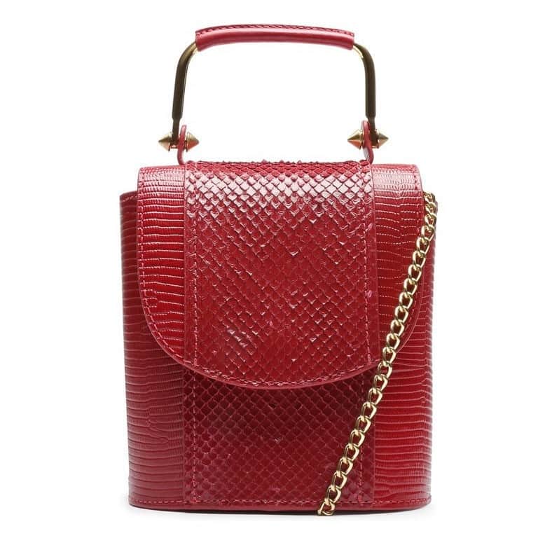 Schutzのインスタグラム：「RED FEVER - TO CARRY ANYWHERE ❤️ #newin #schutzcrush」