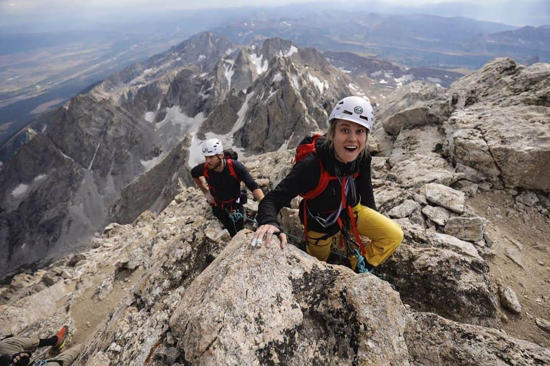 ブリー・ラーソンのインスタグラム：「*sings “The Climb” once* I climbed the Grand Teton and @jimmychin made a film of it for your viewing pleasure! Now on my YouTube channel ⛰💕💕」