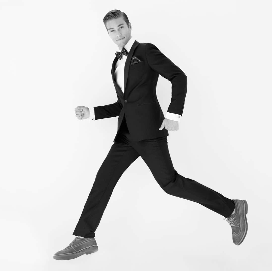 オースティン・ノースのインスタグラム：「“Hey Siri, turn on Kook vibes.”」