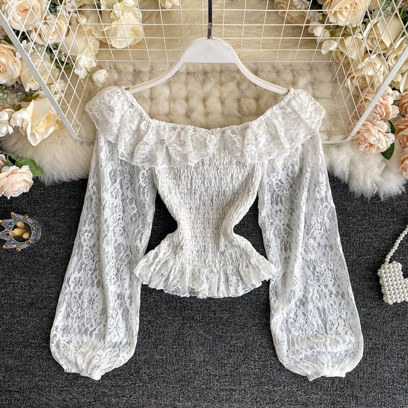 SweetHeart ショップさんのインスタグラム写真 - (SweetHeart ショップInstagram)「レースシャツ ショートブラウス SHC500601  (￥2,880)  新作アイテムか 入荷   #ブラウスコーデ #ブラウス #カラーパンツ #パフスリーブ #クリアベルト #ベルト」8月7日 15時14分 - sweetheartstore0711