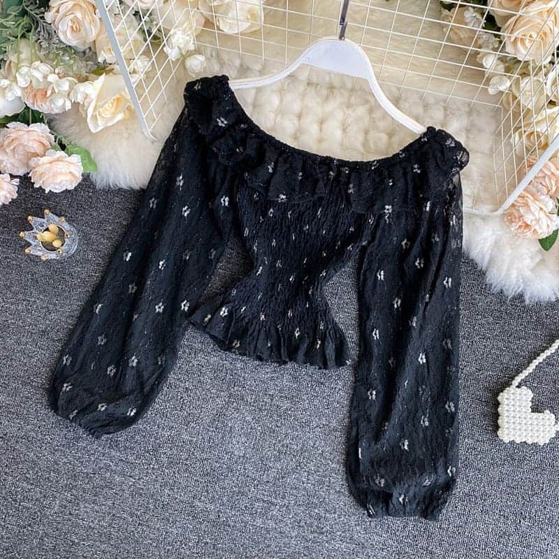 SweetHeart ショップさんのインスタグラム写真 - (SweetHeart ショップInstagram)「レースシャツ ショートブラウス SHC500601  (￥2,880)  新作アイテムか 入荷   #ブラウスコーデ #ブラウス #カラーパンツ #パフスリーブ #クリアベルト #ベルト」8月7日 15時14分 - sweetheartstore0711