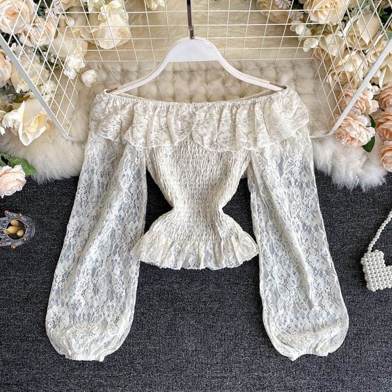 SweetHeart ショップさんのインスタグラム写真 - (SweetHeart ショップInstagram)「レースシャツ ショートブラウス SHC500601  (￥2,880)  新作アイテムか 入荷   #ブラウスコーデ #ブラウス #カラーパンツ #パフスリーブ #クリアベルト #ベルト」8月7日 15時14分 - sweetheartstore0711