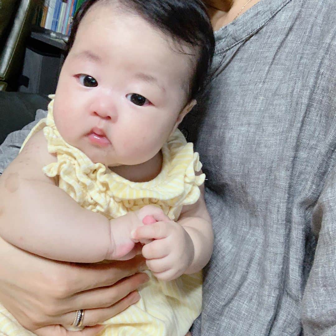 イ・ユンジのインスタグラム：「노래한자락하게? #소울노랑#꿀침떨어진다」