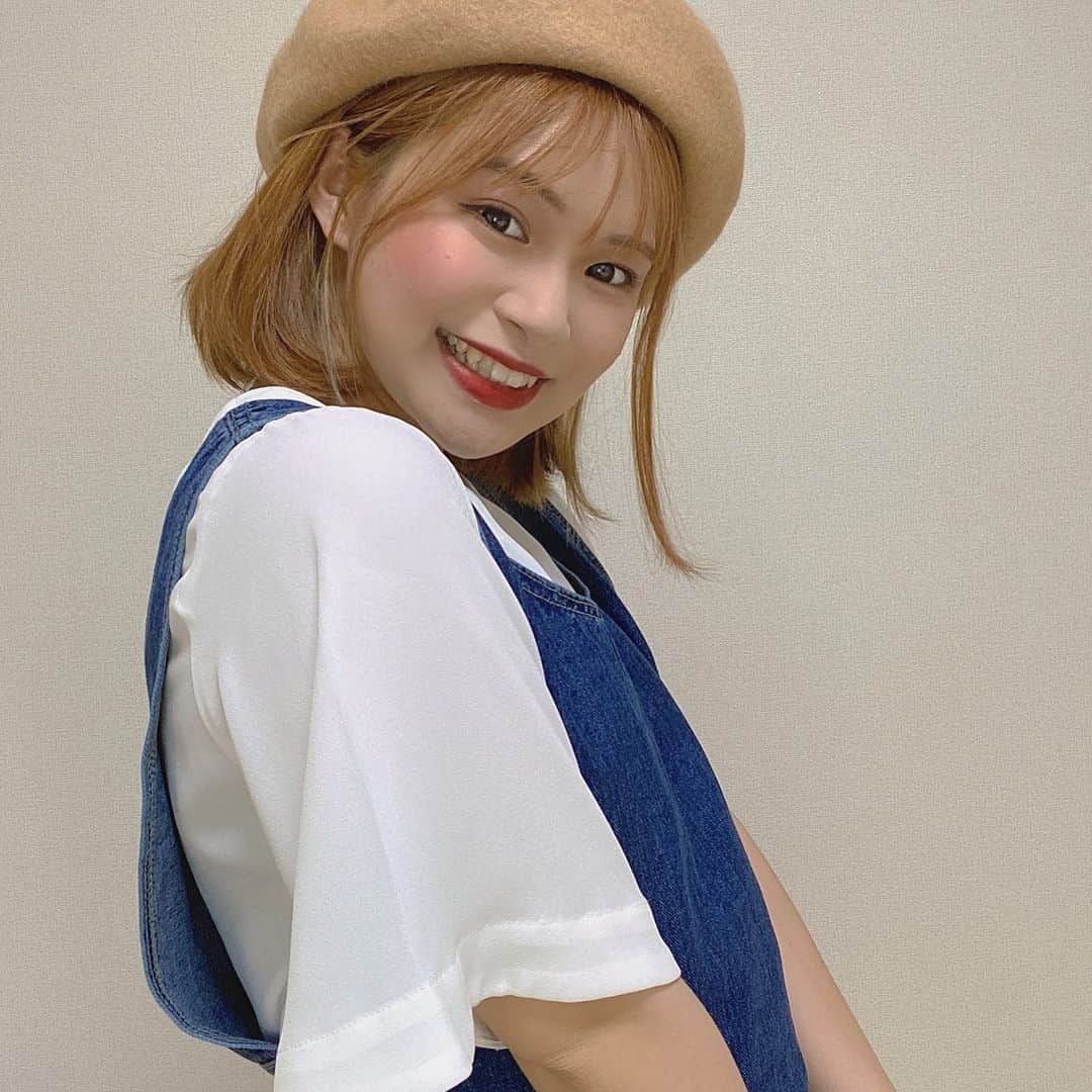 のインスタグラム：「. 前髪また少し切っちゃった😂 (横分けもするからいいやww) .」