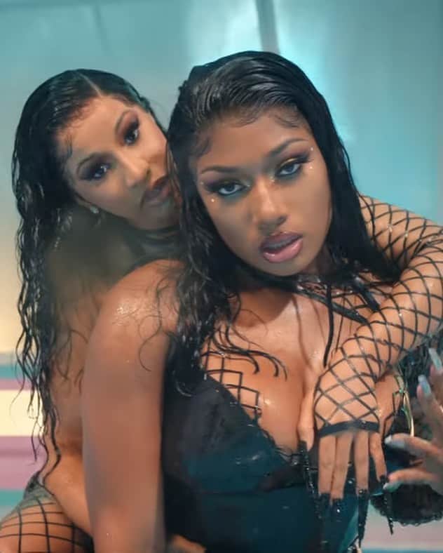 Just Jaredさんのインスタグラム写真 - (Just JaredInstagram)「@iamcardib & Megan @theestallion release the super sexy video for their new song “WAP” featuring @kyliejenner @normani & @rosalia.vt! Tap this post in the LINK IN BIO to watch the video.  #CardiB #MeganTheeStallion #KylieJenner #Normani #Rosalia Photos: YouTube」8月7日 14時26分 - justjared
