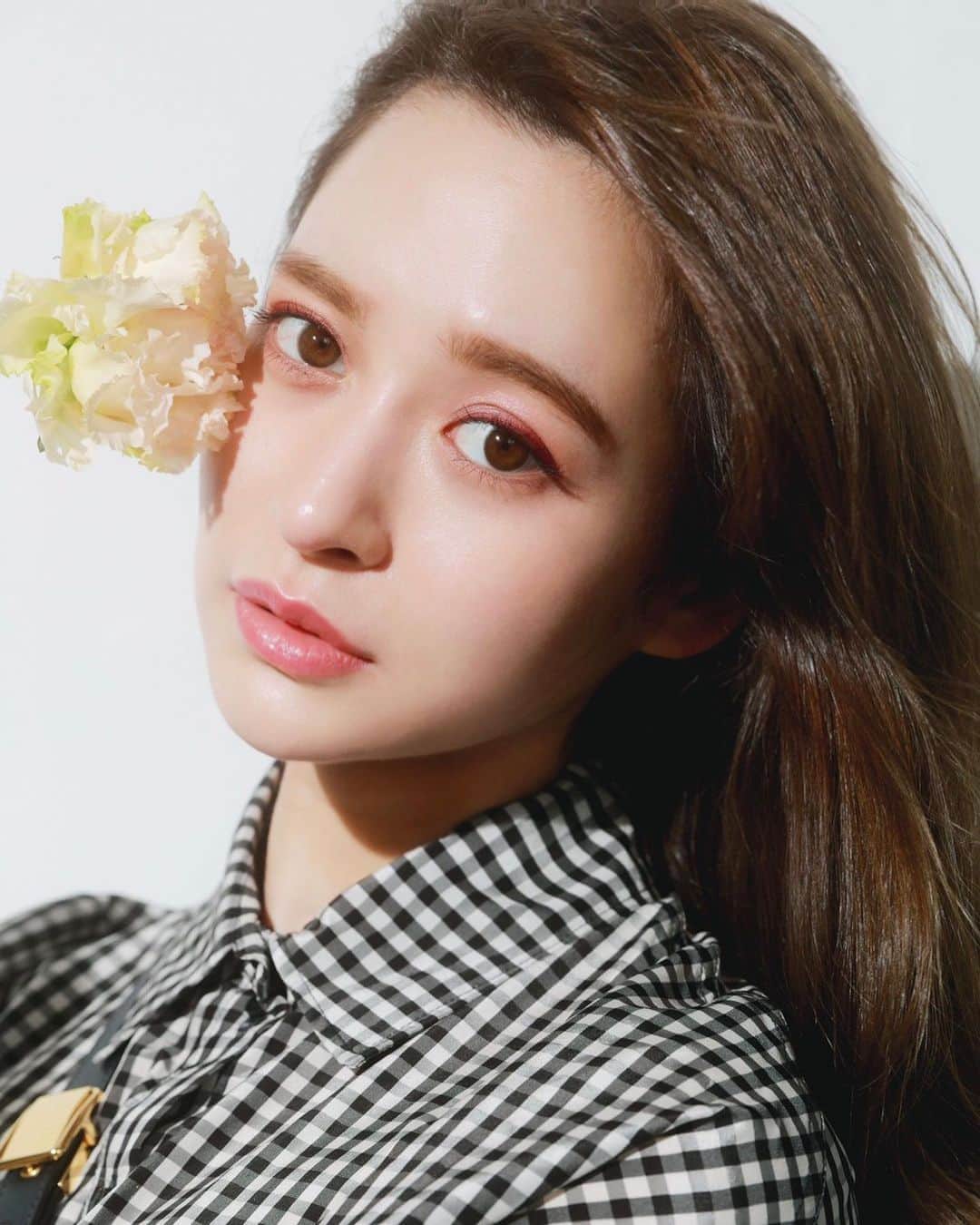 のインスタグラム：「このシャドウお気に入りで プライベートでもよくつけています🌹 @diormakeup @dior #ディオールショウ #DIORSHOW」