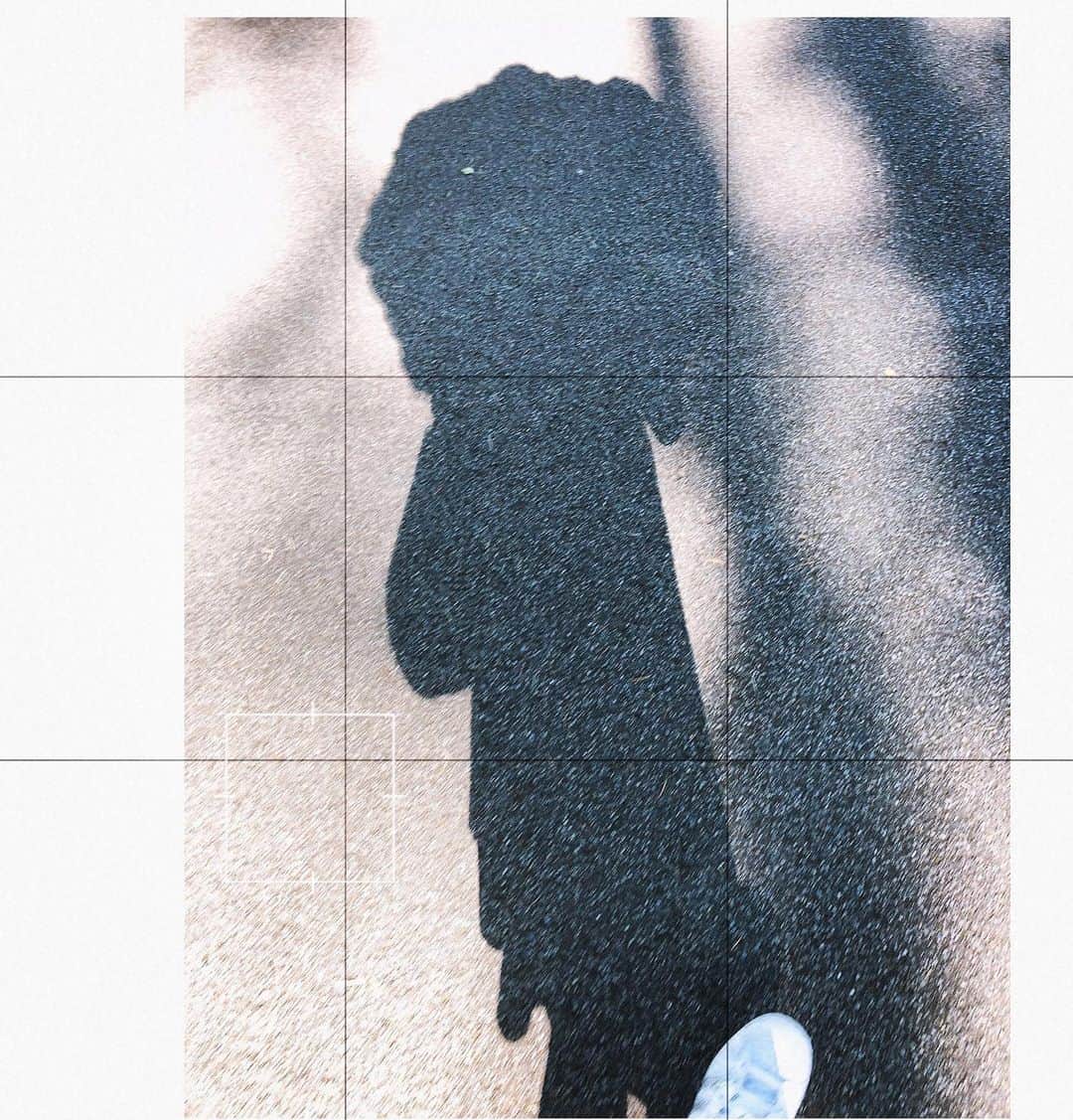 下村実生のインスタグラム：「暑いね〜 焼けたくないから日傘と日焼け止めが必須です… 水分補給こまめにしていこ〜🐶」