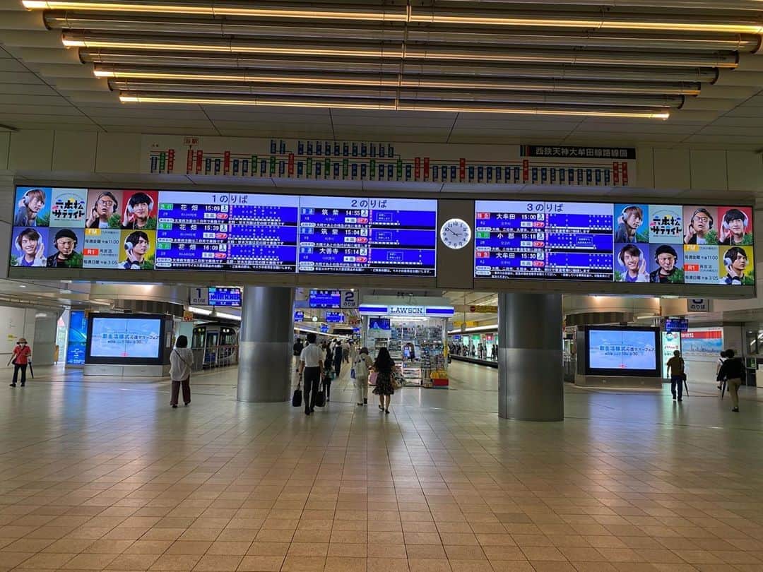 栗田善太郎のインスタグラム：「西鉄福岡駅に六本松サテライトのポスターが今週から掲出中！ #六本松サテライト」