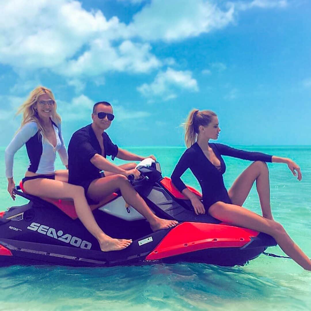 ジュリアンマクドナルドのインスタグラム：「Having a fantastic time in Formentera, Ibiza with my best friend, the fabulous @melissaodabash  Jet skiing in the Mediterranean really is the best way to kick off this holiday and surrounded by such great company!」