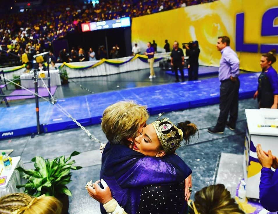 レキシー・プリースマンさんのインスタグラム写真 - (レキシー・プリースマンInstagram)「Thank you for always putting your faith in me from the minute I stepped foot in Louisiana. I walked into LSU as an athlete trying her best to recover from setbacks and preparing to balance a school schedule after being homeschooled for many years. You recognized that and nurtured it. It was important to you as a head coach to take care of the small things because then the big things would happen. Being out in the community meant the world to you, but it turned into my passion as well. Watching you give back with such an opened and grateful heart, taught me so much about why we do the little things. Thank you for waking up on those early mornings and always joining our hot yoga classes (even though you showed us up most of the time lol), walking into strength and conditioning with your coffee mug, ready to show us no matter your age, you can still get the job done, loving your athletes, fans and Gracie Zaunbrecher with all your heart.... and lastly, constantly showing us “nothing is ever achieved without ENTHUSIASM.”   D-D, thank you and Congratulations ￼ on an amazing career coach. You left a legacy that will live on forever #ForeverLSU 💛」8月7日 6時25分 - lpriessman2016