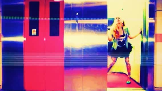 のインスタグラム：「Buenos dias☀️﻿ もーにーーーんぐ🥳🌈✨✨﻿ ﻿ ･:*+.\(( °ω° ))/.:+﻿ ﻿ ﻿ ﻿ #pv #japanesedancer #dancer #choreographer #moment #model #ダンス #fashion」