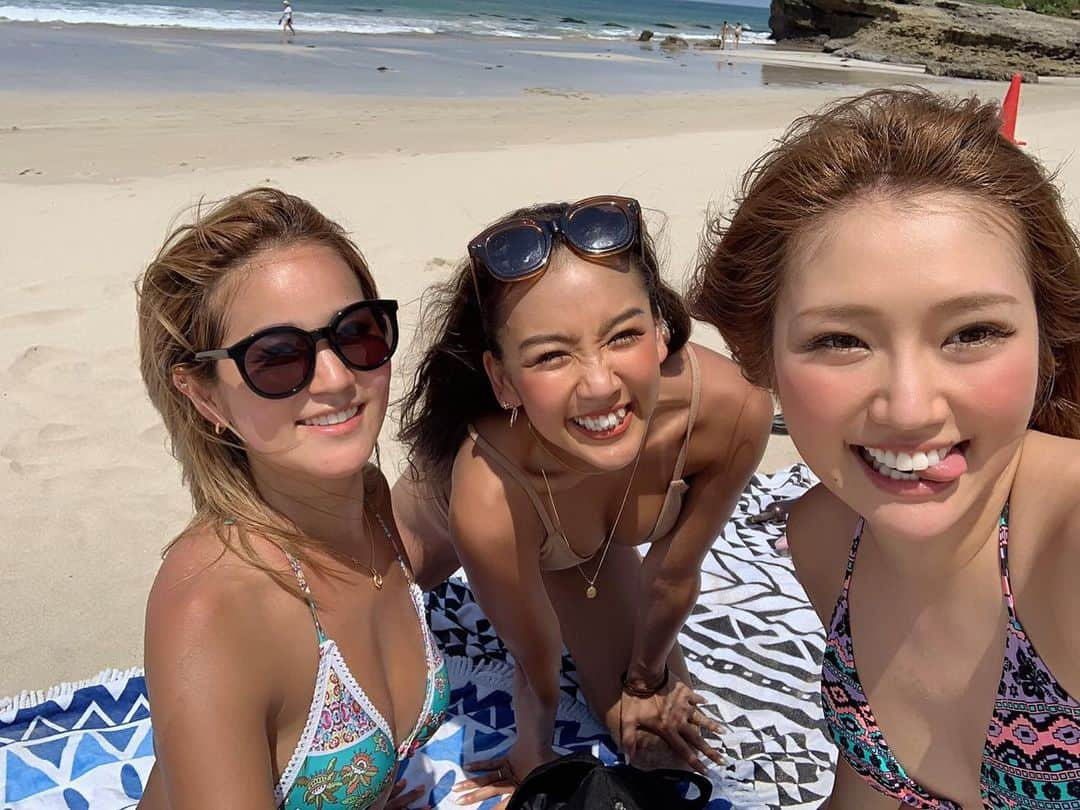 LORYのインスタグラム：「🏝🌺🐠☀️💗 #summergirls #beach #bikini」