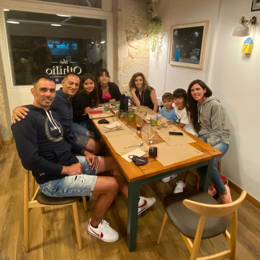 のインスタグラム：「Cena en la mejor compañía!! @eduardo_vigo_71 @ana_yes_it @claauucoodiinaa_ @luccacodina13 @susanna_87 @victoriaa.vigo」