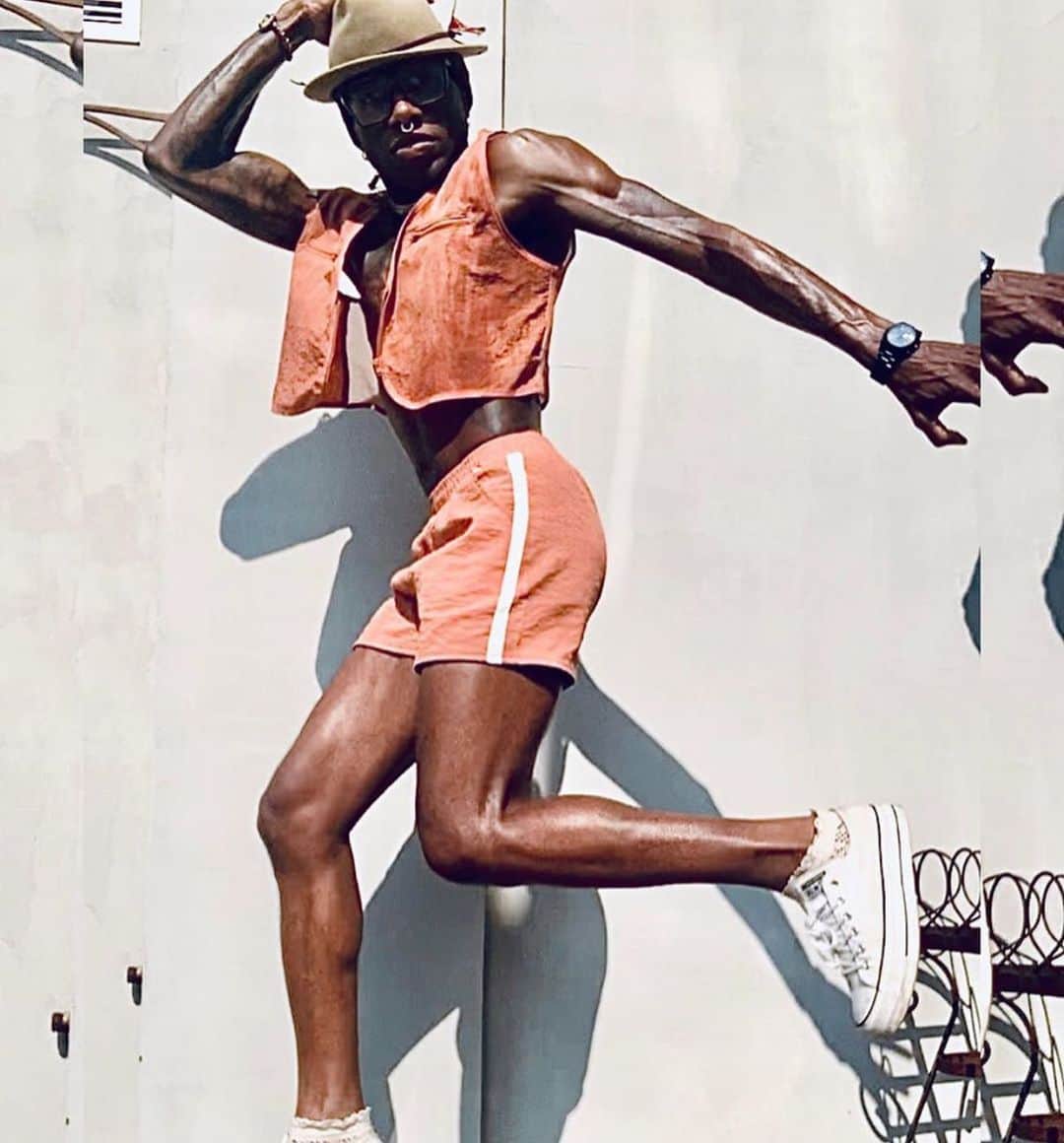 ジェニファー・ハドソンのインスタグラム：「Team jhud can yal pls help me wish one of our main team players and my lil cousin @sincerelylogan_  a very happy birthday today !!! Happy birthday babe !!!!」
