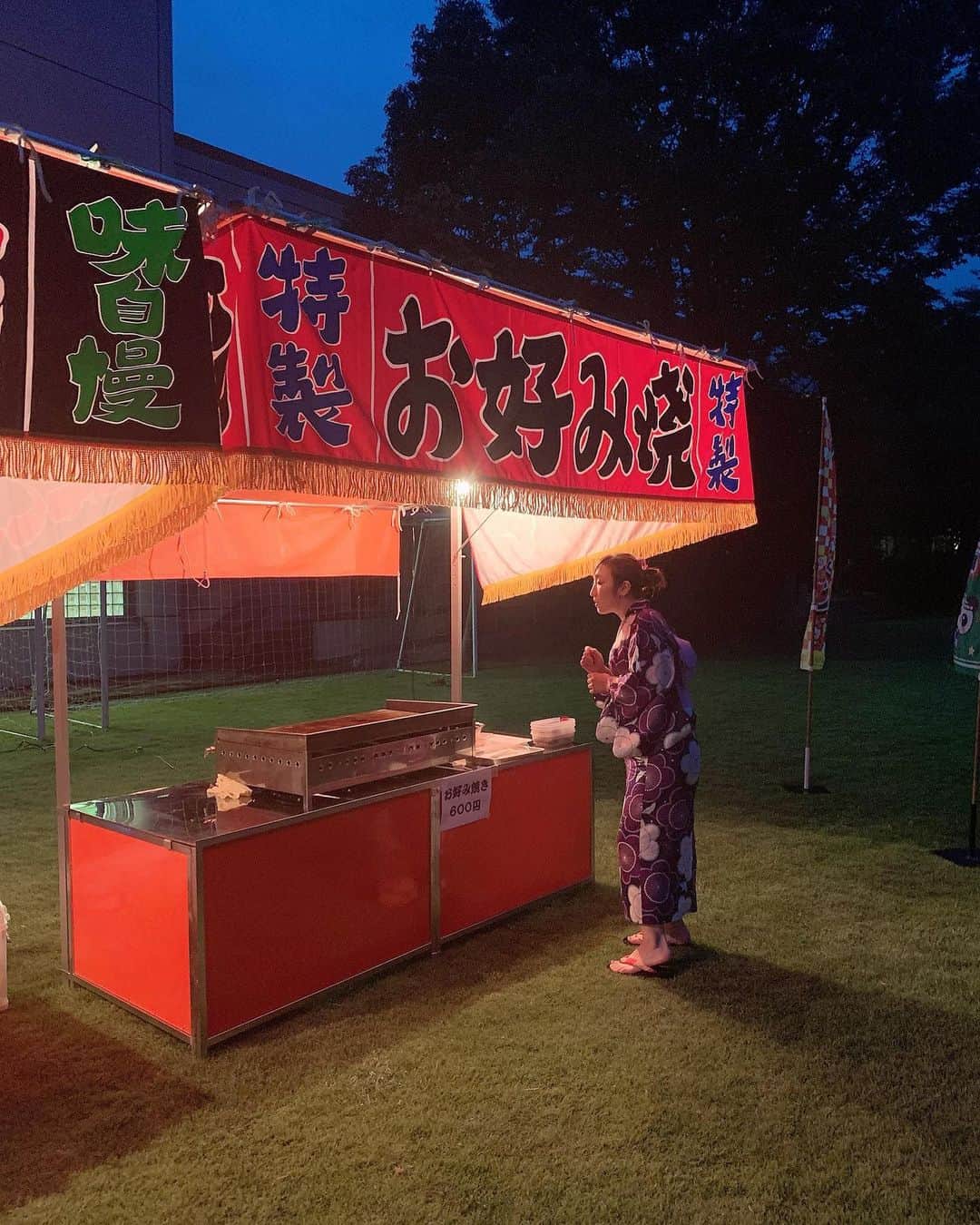 あいすけさんのインスタグラム写真 - (あいすけInstagram)「初めてのお祭りデートで我慢して少食ぶってみたけど、お祭り終わる頃にお腹空いてしようがなくて解散したあと一人夜店を徘徊したことありますか？ 私はあります。2回あります。」8月7日 7時54分 - aisuke.aokiai