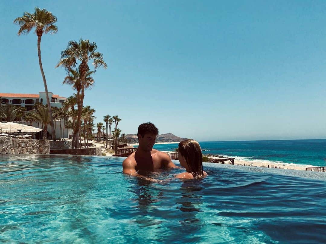 Brooke Marie Hylandのインスタグラム：「Hi from Cabo 🌴 @hiltonloscabos」