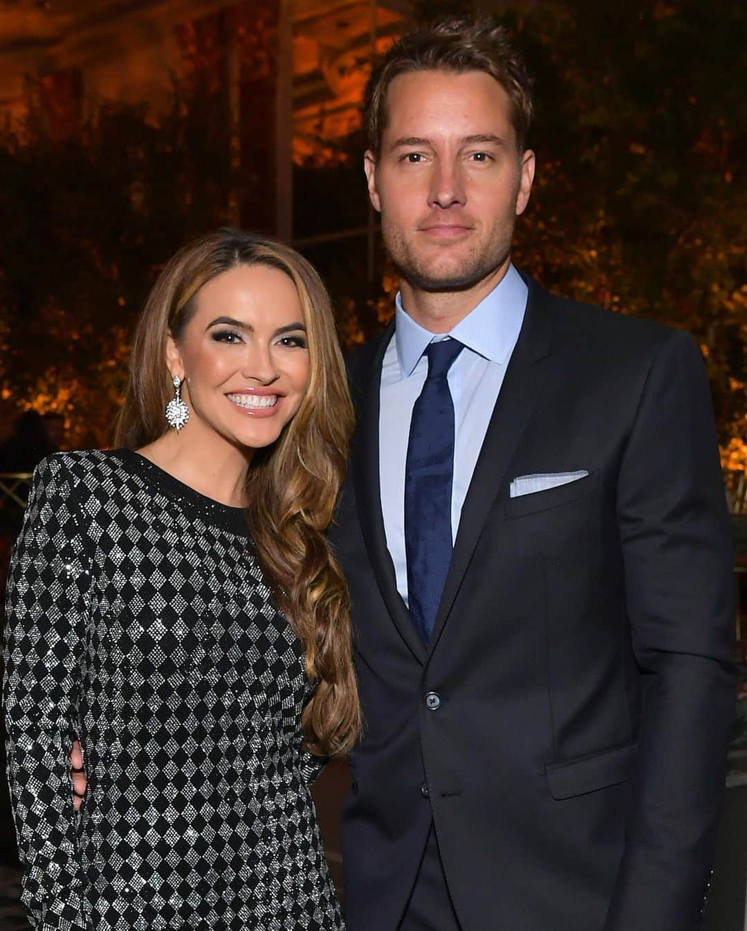 Just Jaredさんのインスタグラム写真 - (Just JaredInstagram)「Chrishell Stause is opening up about the surprising way her ex-husband Justin Hartley told her that he filed for divorce last year. Tap this photo at the LINK IN BIO for everything she said in the upcoming season three of “Selling Sunset.” #ChrishellStause #JustinHartley #SellingSunset Photos: Getty, Netflix」8月7日 8時08分 - justjared