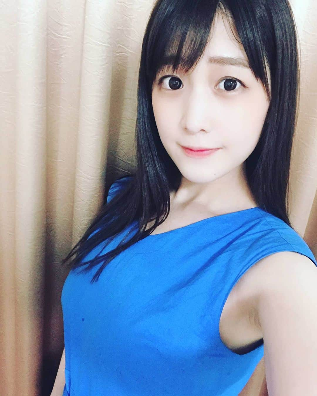 上原わかなさん推しのインスタグラム：「がんばれ！上原わかなさん！ #上原わかな #上原わかなはいいぞ #いいわかなかわいい #上原わかな守り隊 #タレント #チャレンジグルメ  #有吉ゼミ #YouTubeチャンネル  #かわいい💞  #ドレス #がんばれ上原わかな  #美白」