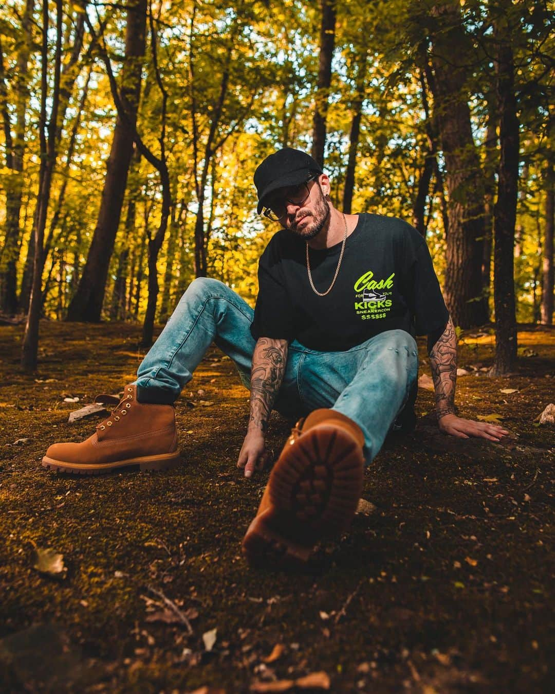 クリス・ウェビーさんのインスタグラム写真 - (クリス・ウェビーInstagram)「Nature boy 🍄🕸」8月7日 8時55分 - chriswebby