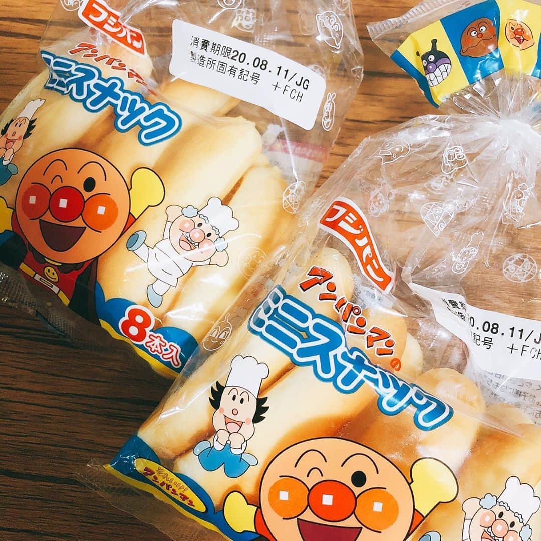 のインスタグラム：「どんなスティックパンよりこれが好きだよねぇ🍞💜 #アンパンマン  #アンパンマンパン  #やさいパン」