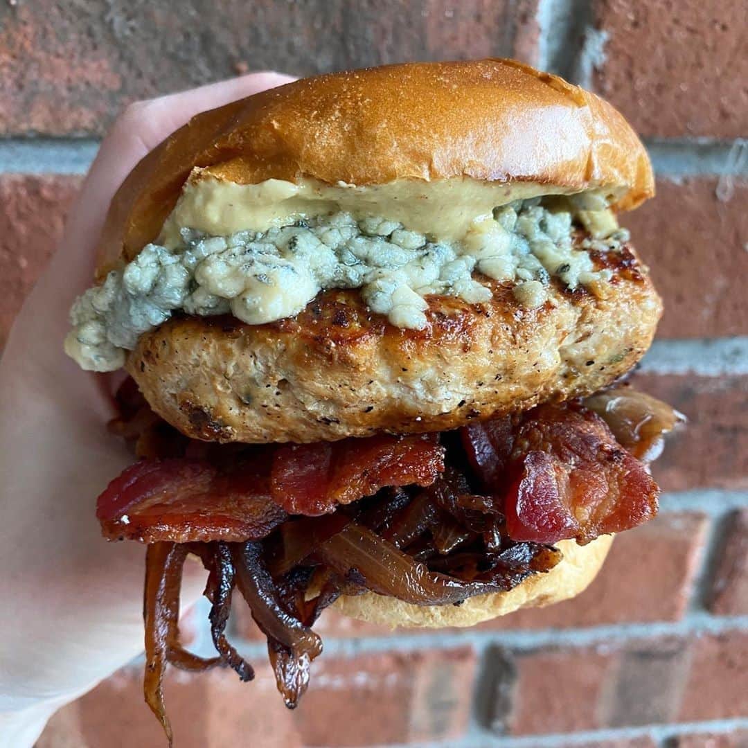Flavorgod Seasoningsさんのインスタグラム写真 - (Flavorgod SeasoningsInstagram)「Gorgonzola Bacon, Carmelized onion Chicken Burger!!⁠ -⁠ Customer:👉 @chefallie417_ww⁠ Seasoned with:👉 #Flavorgod Everythng But The Salt!!⁠ -⁠ Add delicious flavors to any meal!⬇⁠ Click the link in my bio @flavorgod⁠ ✅www.flavorgod.com⁠ -⁠ Ingredients⁠ 👇🏻👇🏻👇🏻👇🏻👇🏻👇🏻⁠ • 1 pound of 98% FF ground chicken seasoned with 1T @daksspices ranch, @flavorgod everything but the salt, 1T grated Parmesan cheese , fresh ground pepper & salt - 0SP⁠ ( I used about 6-8 oz. for my burger)⁠ • 2 Slices @oscarmayer center cut bacon - 2SP⁠ • Brioche bun - 4SP⁠ ( Took a few grams out to get this bun down to 4SP from 5SP 😉)⁠ • 1oz. Gorgonzola cheese crumbles - 4SP⁠ ( Worth every point )⁠ • @greypoupon_us mustard - 0SP⁠ • Caramelized onions - 0SP⁠ ( In my highlights )⁠ .⁠ .⁠ Directions!⁠ 👇🏻👇🏻👇🏻👇🏻👇🏻👇🏻👇🏻⁠ • Take your ground chicken , add the spices and portion out your size burger you’d like. I cooked mine in my lightly oil with Avocado oil cast iron pan ( cook until it reads 155-160 )⁠ • Add your cheese and I used my cheese melting some and covered it up to let the steam melt the cheese , I also took a splash of water and dropped it into the pan before I covered up the chicken burger to help with the melting process )⁠ • Toss your bun and assemble your burger. I had already cooked the bacon earlier as well as the onions so all I did was reheat both in the cast iron while the burgers were cooking.⁠ -⁠ Flavor God Seasonings are:⁠ 💥ZERO CALORIES PER SERVING⁠ 🔥0 SUGAR PER SERVING ⁠ 💥GLUTEN FREE⁠ 🔥KETO FRIENDLY⁠ 💥PALEO FRIENDLY⁠ -⁠ #food #foodie #flavorgod #seasonings #glutenfree #mealprep #seasonings #breakfast #lunch #dinner #yummy #delicious #foodporn」8月7日 10時01分 - flavorgod