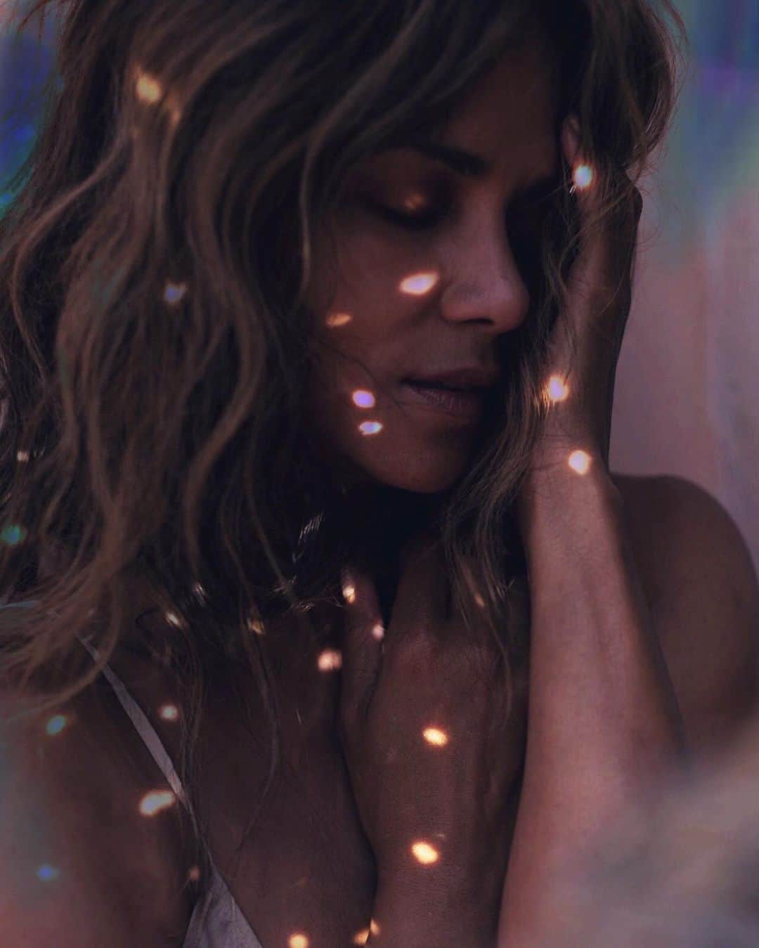 ハル・ベリーさんのインスタグラム写真 - (ハル・ベリーInstagram)「She comes in colors 🎶💫」8月7日 10時03分 - halleberry