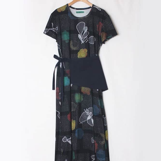 タピエスタイルさんのインスタグラム写真 - (タピエスタイルInstagram)「タピエスタイル京都店でお求めいただける「ota」の洋服です。  程良く 個性的 程良い ニュアンス そして着心地が 抜群に良いのが特徴的  ファンにとってレアなアイテム、バックもご用意ございます。 タピエスタイルのオンラインショップでもチェックいただけます。  #ota洋服 #タピエスタイル京都店」8月7日 10時05分 - tapiestyle