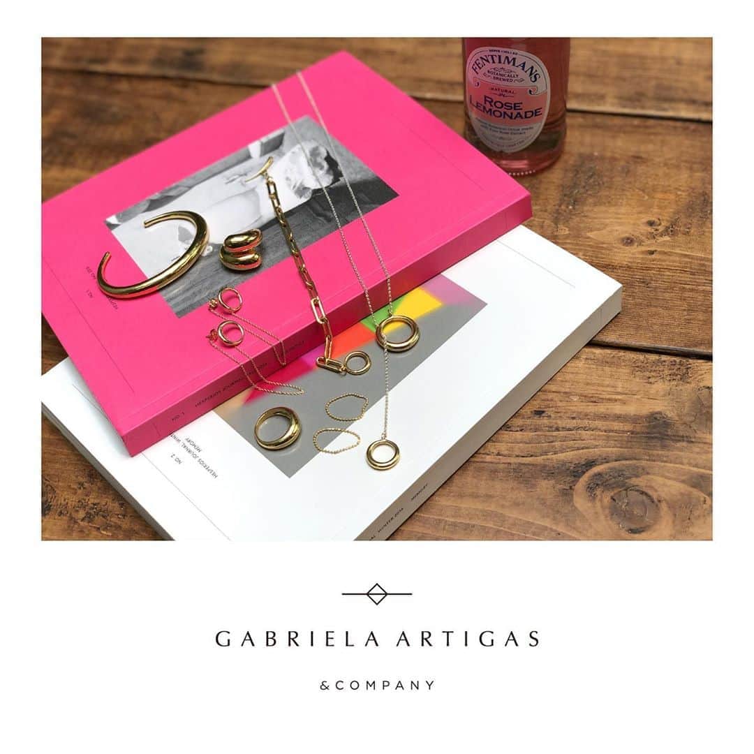 のインスタグラム：「〝Gabriela Artigas〟﻿ 8/7fri.ON SALE！﻿ ﻿ 待望入荷！﻿ Plageでは定番となるジュエリーブランド﻿ 「ガブリエラ アルティガス」﻿ 今季は別注アイテムも入荷！﻿ 日常を華やかに長く愛用できるジュエリーが揃います。﻿ ﻿ 左から時計回りに﻿ ・バングル(代官山/有楽町/名古屋限定)﻿ ¥41,000+tax﻿ ・ダブルリング(代官山限定)﻿ ¥33,000+tax﻿ ・チェーンブレスレット(代官山/有楽町/名古屋/WEB限定)﻿ ¥38,000+tax﻿ ・別注ネックレス(全店販売)﻿ ¥44,000+tax﻿ col:シルバー/ゴールド﻿ ・ボールチェーンリング(代官山先行入荷)﻿ 各¥16,000+tax﻿ ・別注ピアス﻿(全店販売) 各¥28,000+tax﻿ ・リング﻿(代官山限定) ¥27,000+tax﻿  #Plage #プラージュ #baycrews #fashion  #coordinate #gabrielaartigas  #gabrielaartigasjewelry」
