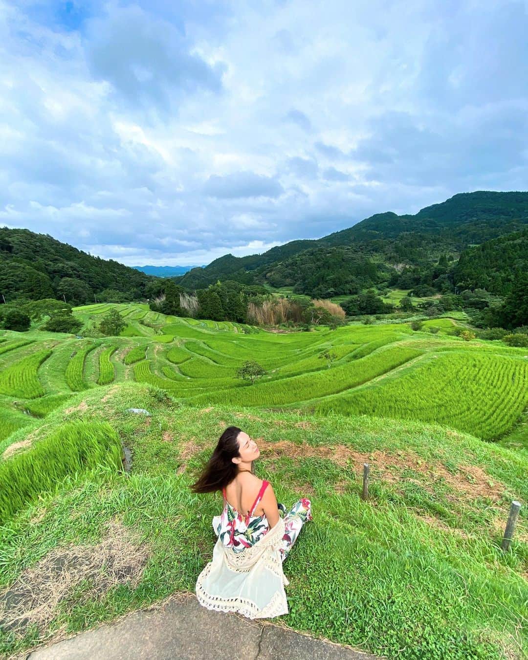 ケリーさんのインスタグラム写真 - (ケリーInstagram)「Reconnecting with Mother Nature 🌎🍃🌳💚 ・ #japan#naturemothernature」8月7日 10時54分 - kellymisawa