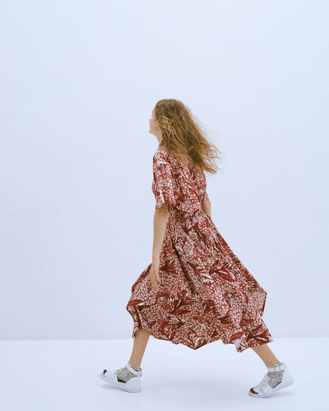 ネ・ネットのインスタグラム：「本日8/7(金)より、2020 Autumn/Winter Collectionの新作が発売となりました。ぜひ、ご覧ください。 ﻿ ﻿ ■”Né-net STAMP CARD”期間延長のお知らせ■﻿ 新型コロナウイルスの影響で、店舗を一時休業させていただいたため、”Né-net STAMP CARD”の押印期間8月末まで延長いたします。6・7・8月の内、2回のご来店でスタンプ3つを押印させていただきます。﻿ ﻿ スタンプを集めていただくと、ネ・ネットよりお客さまに感謝の気持ちを込めて、プレゼントをお贈りいたします。﻿ ﻿ 詳しくはショップスタッフまでお尋ねください。﻿ ﻿ また、8月7日(金)〜8月11日(火)の期間中は、A-net Membership のポイントアップがございます。 ﻿ ﻿ 【Membership ５倍 POINT対象店舗】﻿ HUMOR SHOP 南堀江﻿ 【W POINT対象店舗】﻿ その他店舗 ﻿ ﻿  #ネネット #nenet #新作 #new #autumn #winter #2020 #collection #stampcard #pointup #fashion #tokyo #japan」