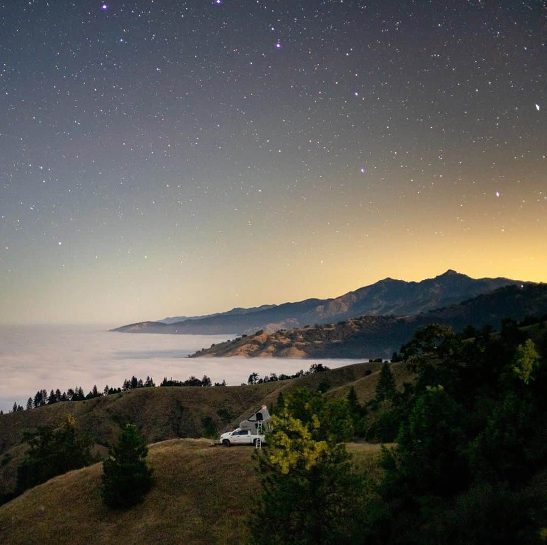 クリス・バーカードのインスタグラム：「Chasing the midsummer moon with my two sons & little brother. Never forget this night. @scoutcampers **reminder, as ALWAYS, LNT and respect the places you camp and visit.**」