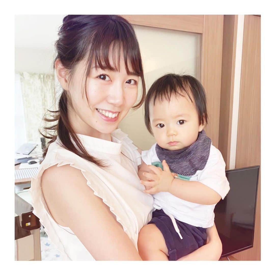 斉藤マリナ(さいまり) のインスタグラム：「slackのアイコンに子どもとのツーショットを使う系マザーになりました😇(息子さんかわいいですね待ちをしている感じのあれ) . また今月たまごクラブ載るよ！もうひよこクラブなのに買っちゃうよ！！😂 . #親バカ部#ひよこクラブ#男の子ベビー#1歳」