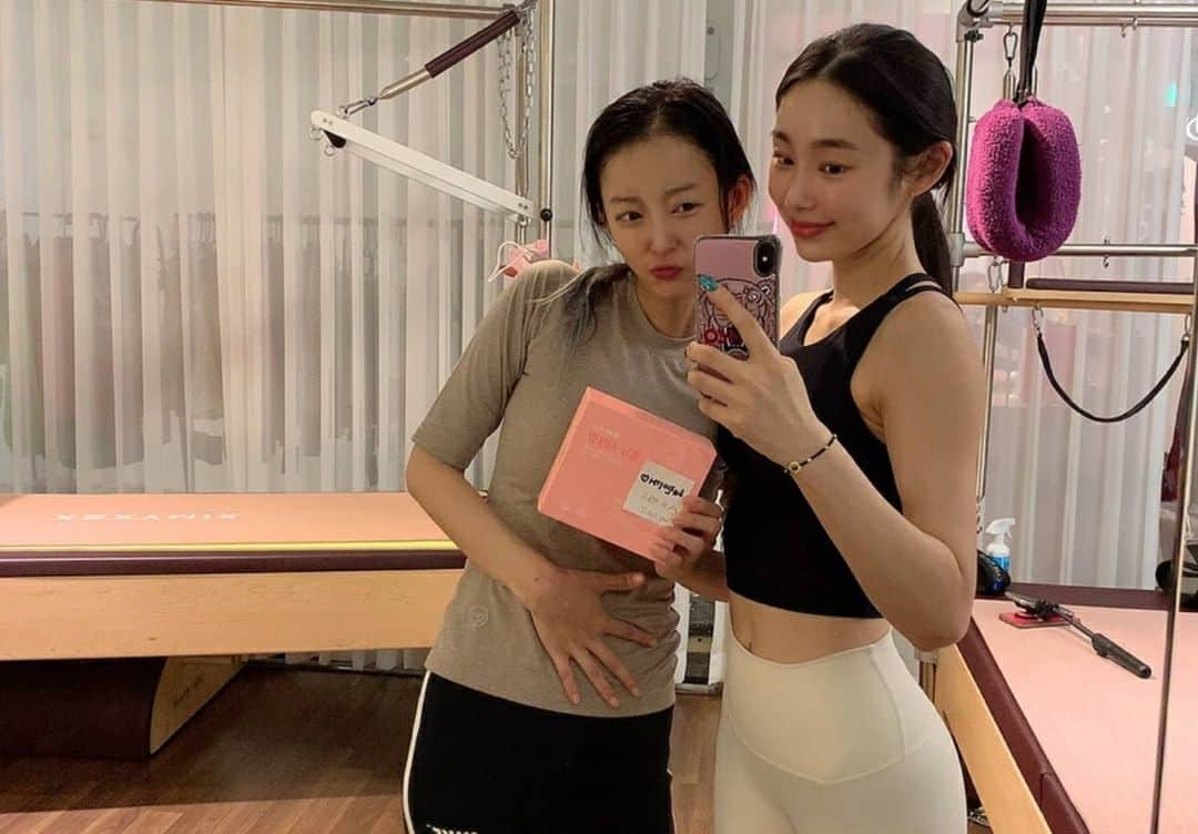 ヘリンさんのインスタグラム写真 - (ヘリンInstagram)「운동끝나고는 #프로틴 이지♡ #연필라테스 @yeonpilates 언니덕분에 #똥배탈출」8月7日 11時37分 - hyeliniseo